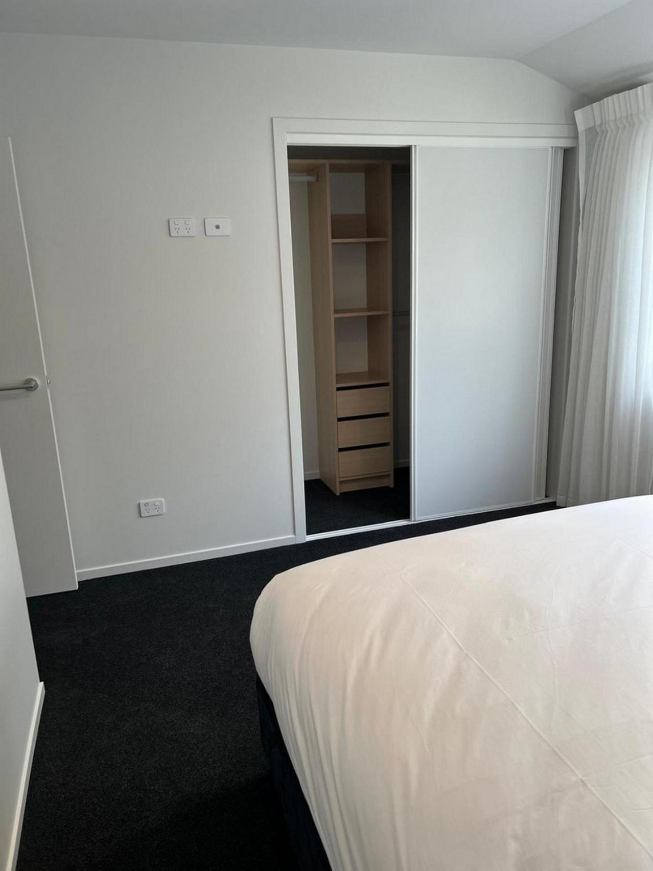 Central Modern 3-Bedroom,3- Bathroom House With Patio And Carpark- Lower Hutt City Centre Eksteriør bilde